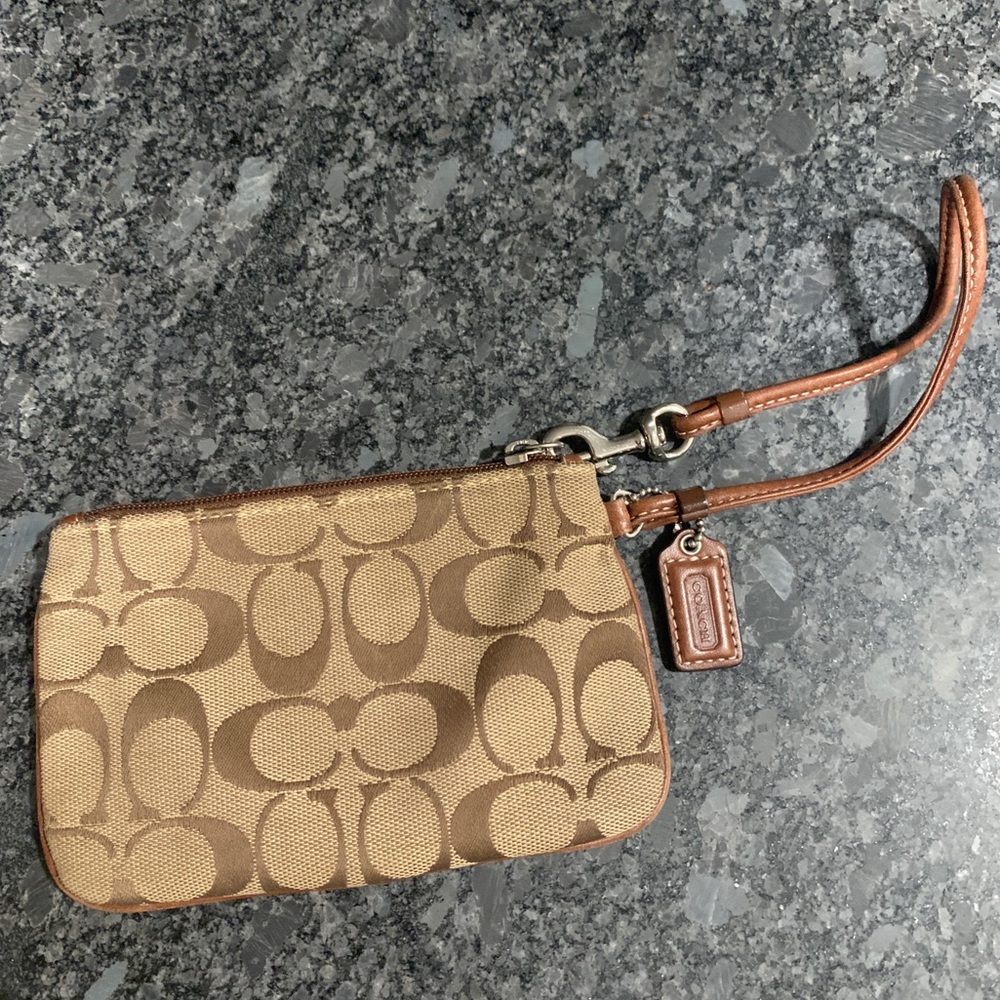 Coach Hand Clutch Purse Wrislet - Picture 2 of 2